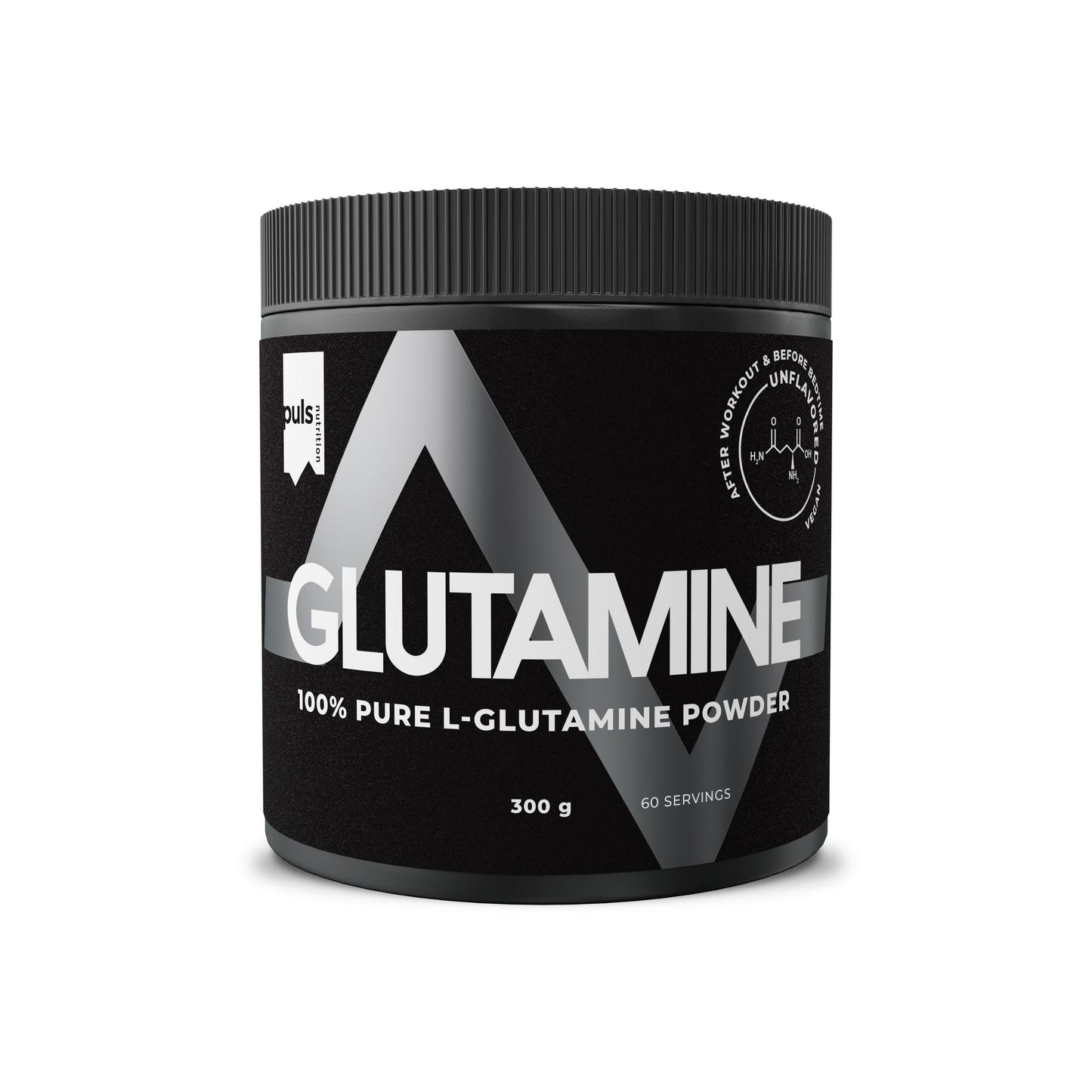Puls Glutamiini; musta sylinterinmuotoinen muovipurkki ruuvikannella mattapintaisena; etiketissä lihavoitu valkoinen ja punainen groteskiteksti "GLUTAMINE 100% Pure L-Glutamine Powder", 300 g, 60 annosta; etiketissä hopeanvärinen geometrinen kuvio ja pieni pyöreä ikoni palautumisesta ja suorituskyvystä treenin jälkeen; tasainen tausta, tuote keskellä kuva-alaa.