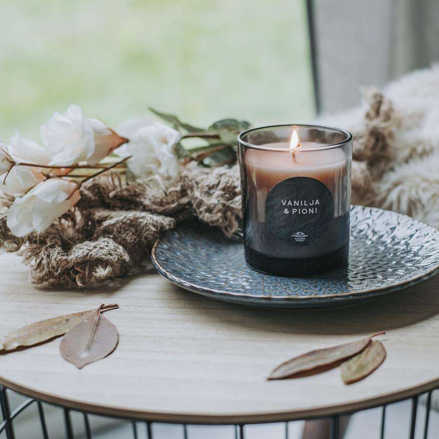 Saaren Taika Decor TuoksukynttilÀ Vanilja & Pioni-Saaren Taika-Hyvinvoinnin Tavaratalo