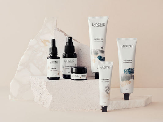 Laponie of Scandinavia -tuotteita beigellä taustalla