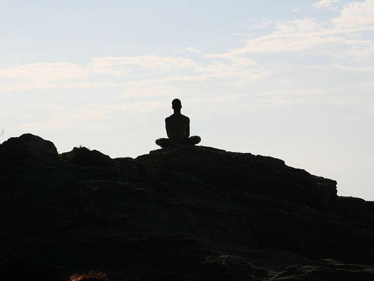 Ajattelemattomasti onnelliseksi meditaation avulla