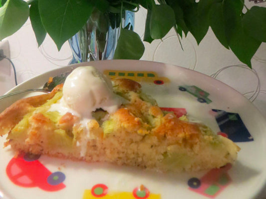 Gluteeniton raparperipiirakka