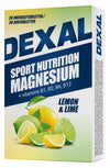 Dexal Magnesium + B Imeskelytabletti; laatikko magnesiumtabletteja, eloisin sitruuna- ja limekuvin, sisältää elektrolyyttejä sekä B1-, B2-, B6- ja B12-vitamiineja, sitruuna-lime-makuisena; suorakulmainen pahvipakkaus keltainen ja vihreä kiiltäväpinnalla; lihavoitu groteskitypografia esittää tuotenimen ja vitamiinitiedot etuosassa; kuva on lähikuva studiossa valkoisella taustalla; ei ihmisiä tai käsiä näkyvissä.