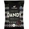 Foodin Dandy Candy Dates Salmiak Liquorice; musta-valkoinen pussi tekstillä ”FOODIN Candy Dates Dandy Salmiak Licorice, 90g”, pieni ikkuna näyttää tummia makeispaloja ja Suomen lipun kuvake oikeassa yläkulmassa, herkullinen salmiakinmaku; mattapintainen muovipakkaus, keskitetty tuotenimi lihavoidulla groteskilla, niukkaa kuvitusta; kuva tasaisella valkoisella taustalla erillisenä tuotteena; ei ihmisiä tai käsiä näkyvissä.