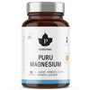 Ruskea lasipullo, jossa lukee Puhdistamo Puru Magnesium, sisältää 90 purutablettia; valkoinen etiketti mattapinnalla kietoutuu lieriömäisen pullon ympärille ja näyttää mustan lehtilogon yläosassa; suomenkielistä tekstiä ja lihavoitua groteskityypografiaa etiketissä; oranssi ympyrä sisältää tekstin Appelsiinin makuinen magnesium; tuote kuvattu vaalealla taustalla studiovalaistuksessa ilman ihmisiä tai rekvisiittaa.