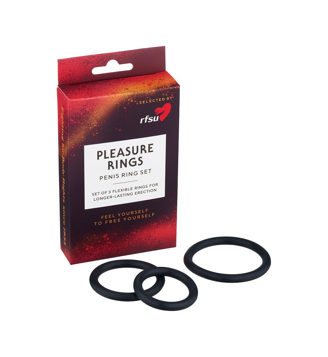 RFSU Pleasure Rings Penisrenkaat; punainen suorakulmainen laatikko tekstillä "Pleasure Rings Penis Ring Set" pystyssä valkoisella mattapinnalla; kolme mustaa silikonirengasta eri halkaisijoin mattapintaisina laatikon vieressä; etikettiteksti lihavoitua valkoista groteskia; ei ihmisiä tai käsiä.