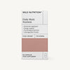 Wild Nutrition Daily Multi Nutrient for women -pakkaus, hyödyt kuten energia ja psykologinen tuki, sisältää 60 kapselia sekä ashwagandhajauhetta; laatikko suorakulmainen mattapinnalla, pääosin valkoinen vaaleanpunaisella osiolla alaosassa; teksti yksinkertaista tekstausvapaata fonttia, pääosin mustaa; tausta vaalea ja yksinkertainen; ei ihmisiä tai käsiä näkyvissä; kuva suora edestäpäin otettu.