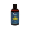 Nurme For Men Mint Rosemary Shampoo -shampoo, viilentävä vaikutus; ruskea muovipullo mustalla korkilla vaalealla taustalla; sileä, mattapintainen, lieriömäinen pullo kaltevin olkapäin; etiketissä lihavoitua valkoista lohkotekstiä ja pienempää tekstiä tuotetiedoille; suoraviivainen, edestäpäin kuvattu tuotekuva, ei ihmisiä tai käsiä.