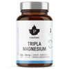 Puhdistamo Tripla Magnesium -pullo, 120 kapselia (94 mg per kapseli); mattapintainen, sylinterimäinen pullo valkoisella kierrekorkilla; etiketissä selkeää lihavoitua mustaa ja sinistä tekstausvapaata tekstiä; suomenkielinen teksti kertoo tuotteen tukevan lihaksia, hermostoa ja energia-aineenvaihduntaa jokapäiväisessä hyvinvoinnissa; kuvattu tasaisesti valaistua valkoista taustaa vasten, ei ihmisiä tai käsiä näkyvissä.
