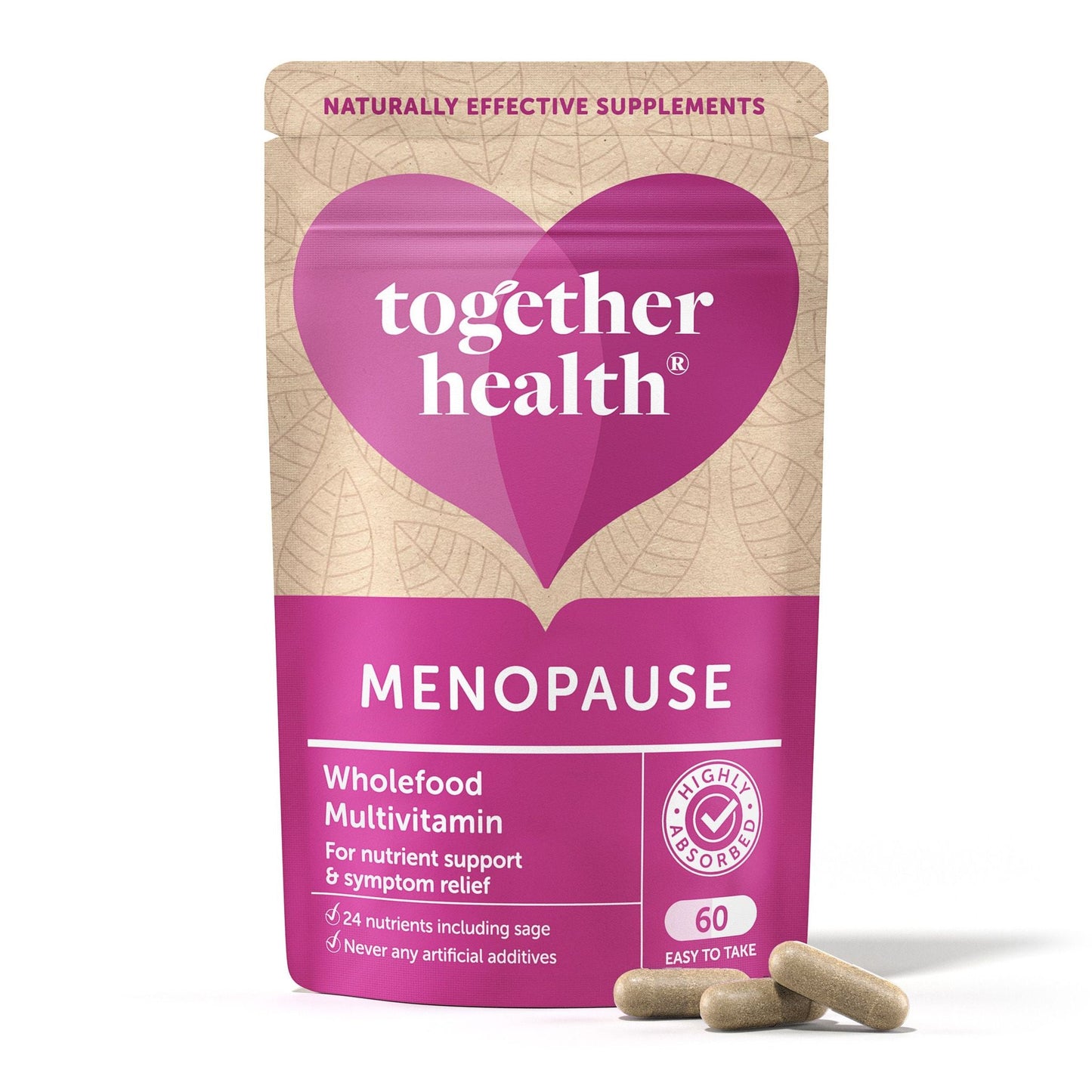 Together Health Menopause; ruskea ja violetti mattapintainen pystypussi tekstillä "together health MENOPAUSE Wholefood Multivitamin" ja yksinkertainen sydänkuvake; teksti selkeällä groteskikirjasimella pussin etupuolella; kaksi beigeä kapselia tasaisella alustalla suoraan pussin edessä; ei ihmisiä tai käsiä, neutraali tausta.